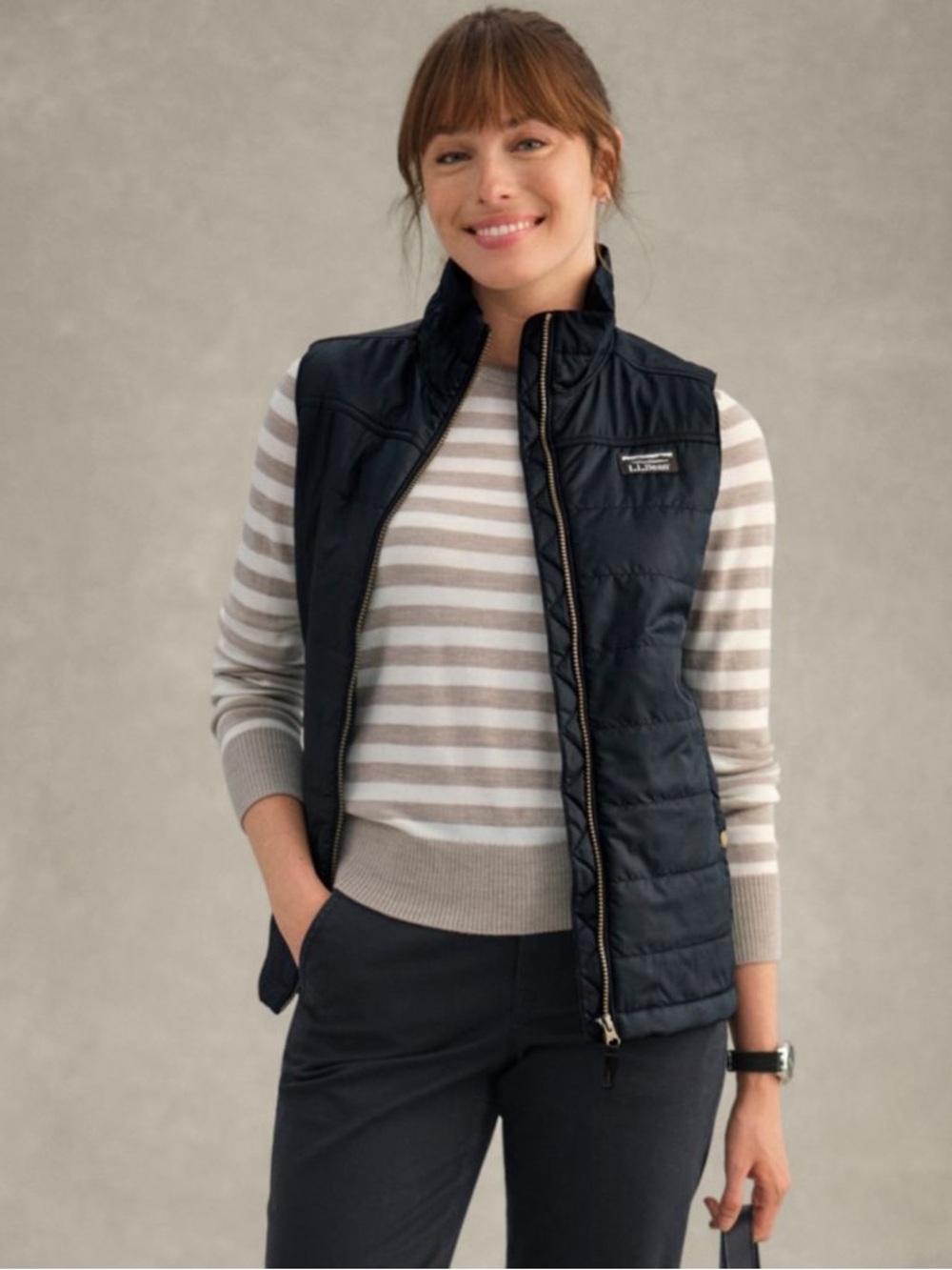 L.L.Bean Women's Mountain Classic Puffer Vest Mediums - Picture 3 of 16